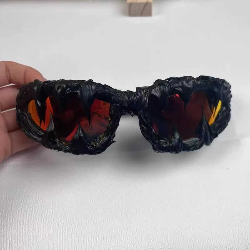 Personality New Spiked Retro Vintage Sunglasses Steampunk Goggles Sun Glasses Punk Gothic Cosplay Party Men Eyewear Outdoor